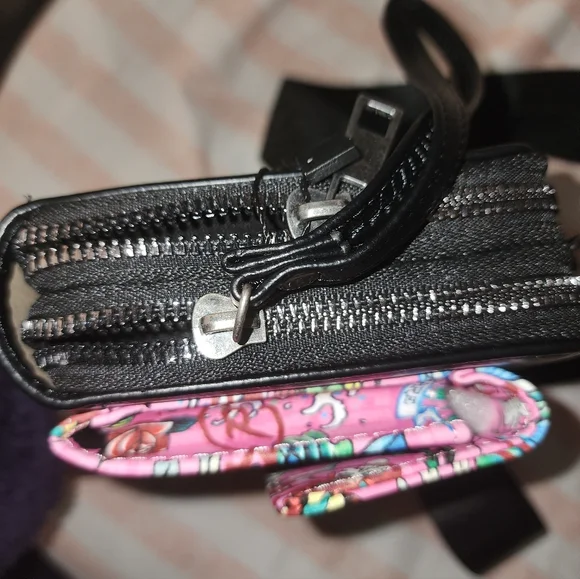 NWT Ed Hardy Black Pink Love Kills Slowly Large Wallet Crossbody Bag - Picture 5 of 5
